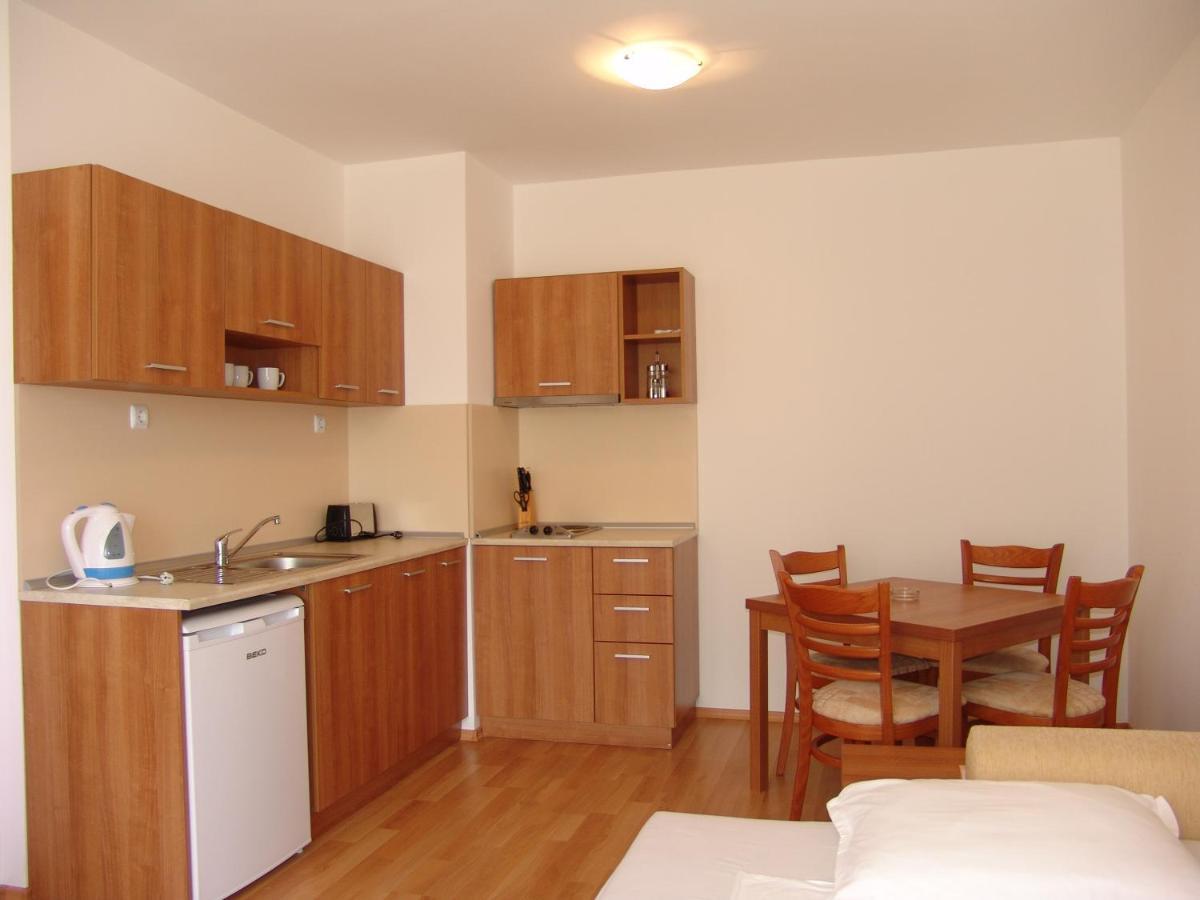 Kasandra Aparthotel Pantai Sunny Bagian luar foto