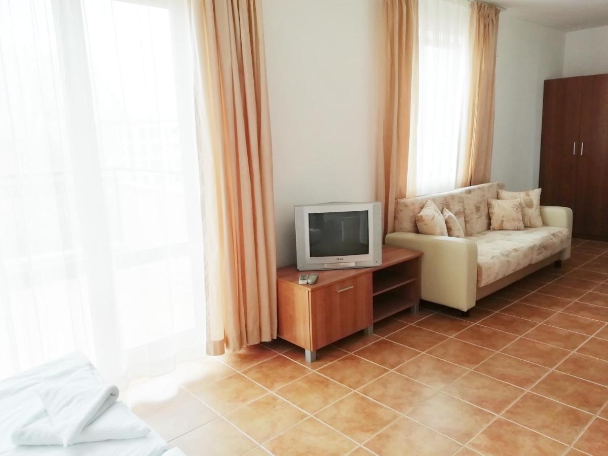Kasandra Aparthotel Pantai Sunny Bagian luar foto