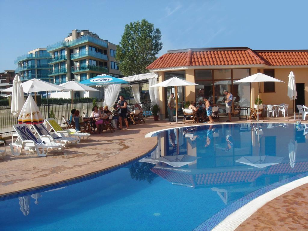 Kasandra Aparthotel Pantai Sunny Bagian luar foto