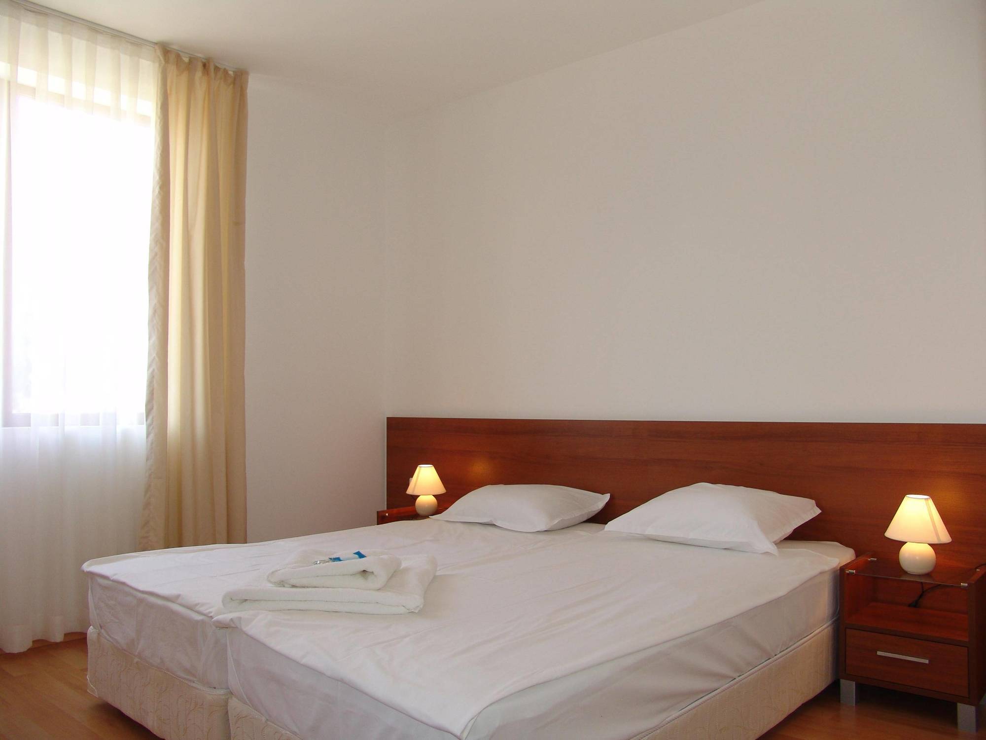 Kasandra Aparthotel Pantai Sunny Bagian luar foto